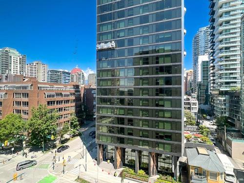 1003 888 Pacific Street, Vancouver, BC 