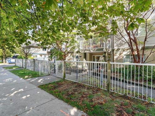 401 1883 E 10Th Avenue, Vancouver, BC 