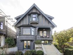 756 W 22ND AVENUE  Vancouver, BC V5Z 1Z7