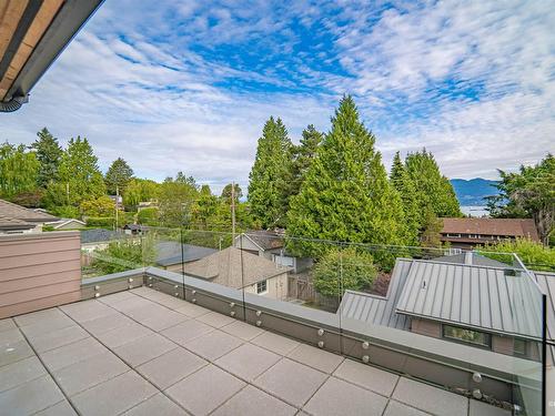 3853 W 14Th Avenue, Vancouver, BC 