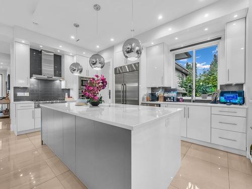 526 W 21St Street, North Vancouver, BC 