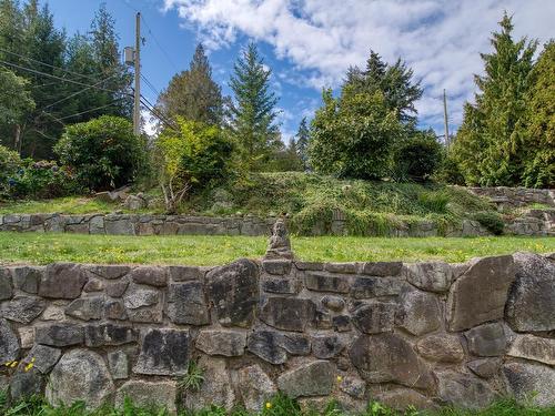 7712 Fawn Road, Halfmoon Bay, BC 