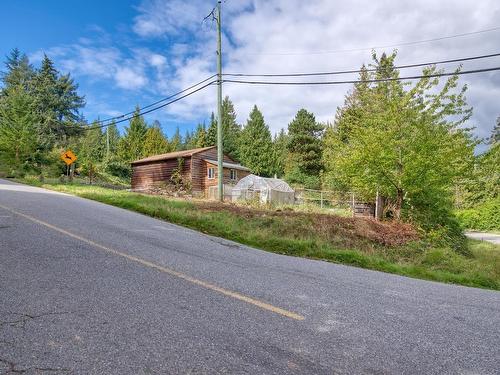 7712 Fawn Road, Halfmoon Bay, BC 