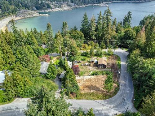 7712 Fawn Road, Halfmoon Bay, BC 