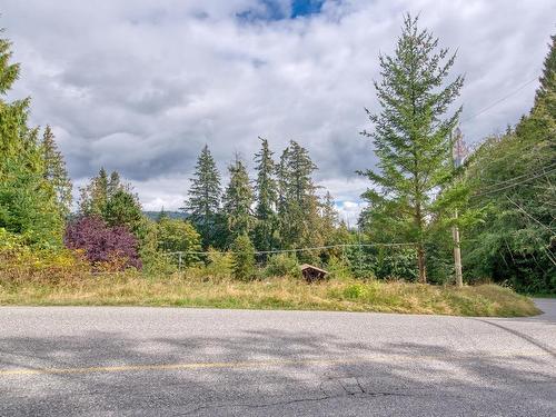 7712 Fawn Road, Halfmoon Bay, BC 