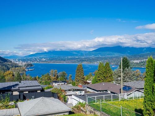 7275 Ridge Drive, Burnaby, BC 