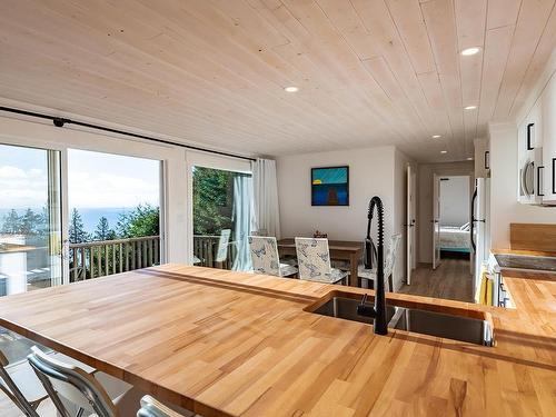 7949 Redrooffs Road, Halfmoon Bay, BC 