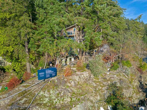 381 Waterfront, Bowen Island, BC 