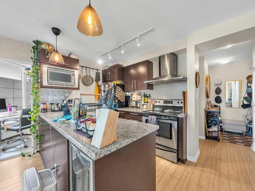 901 689 Abbott Street, Vancouver, BC 