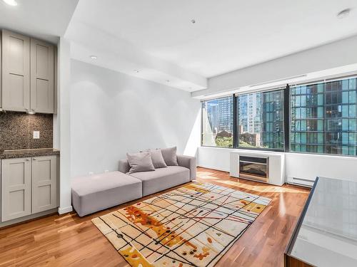 608 1333 W Georgia Street, Vancouver, BC 