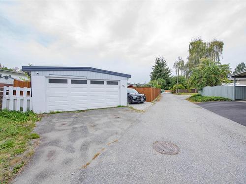 6855 Yeovil Place, Burnaby, BC 