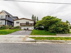 1031 STEWART AVENUE  Coquitlam, BC V3K 2N7