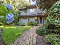 382 MATHERS AVENUE  West Vancouver, BC V7S 1H3