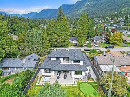 4015 Sunnycrest Drive, North Vancouver, BC 