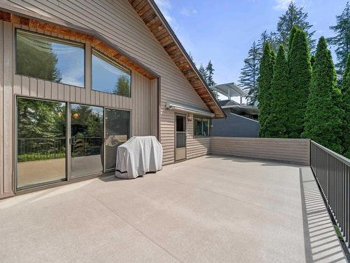 2515 Edgemont Boulevard, North Vancouver, BC 