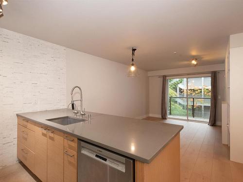 6 1386 W 6Th Avenue, Vancouver, BC 