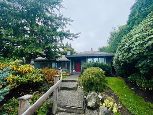 6059 Collingwood Place, Vancouver, BC 