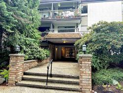 305 1515 E 5TH AVENUE  Vancouver, BC V1W 3A5