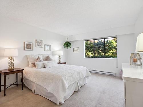 27 2214 Folkestone Way, West Vancouver, BC 