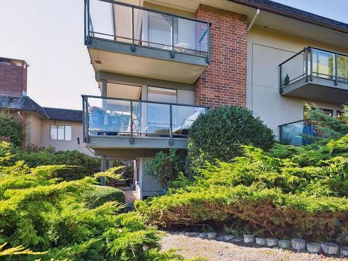 27 2214 Folkestone Way, West Vancouver, BC 