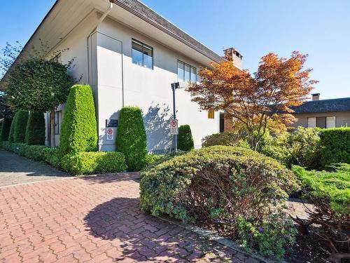 27 2214 Folkestone Way, West Vancouver, BC 