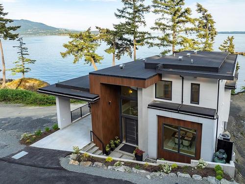 239 Shore Lane, Bowen Island, BC 