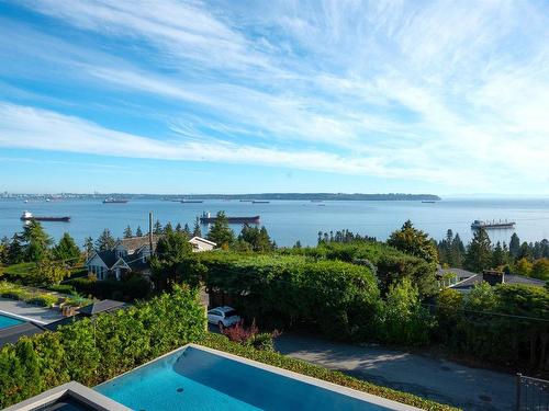 4135 Burkehill Place, West Vancouver, BC 