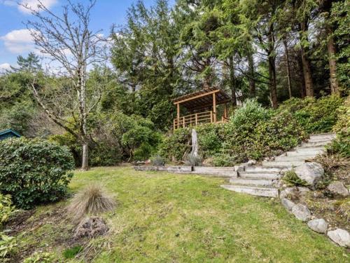 4572 Woodgreen Drive, West Vancouver, BC 