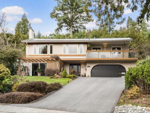 4572 Woodgreen Drive, West Vancouver, BC 