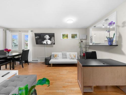 203 1538 Bowser Avenue, North Vancouver, BC 