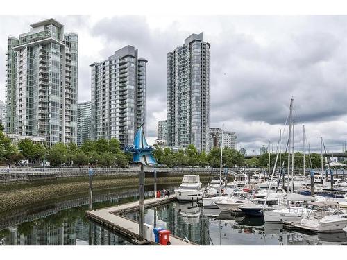 2006 1067 Marinaside Crescent, Vancouver, BC 