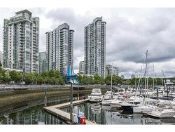 2006 1067 MARINASIDE CRESCENT  Vancouver, BC V6Z 3A4