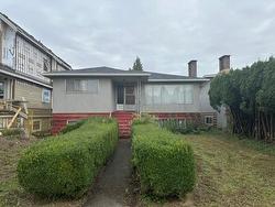 5908 CLARENDON STREET  Vancouver, BC V5R 3K6