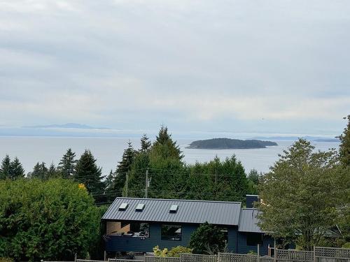 5121 Betty Road, Sechelt, BC 