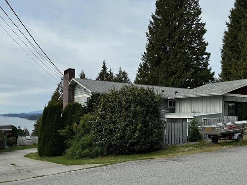 5121 Betty Road, Sechelt, BC 