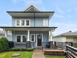 5485 DUNDEE STREET  Vancouver, BC V5R 3T8