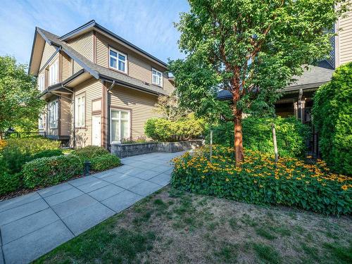 9 6538 Elgin Avenue, Burnaby, BC 