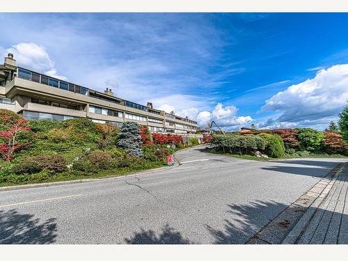 65 2212 Folkestone Way, West Vancouver, BC 