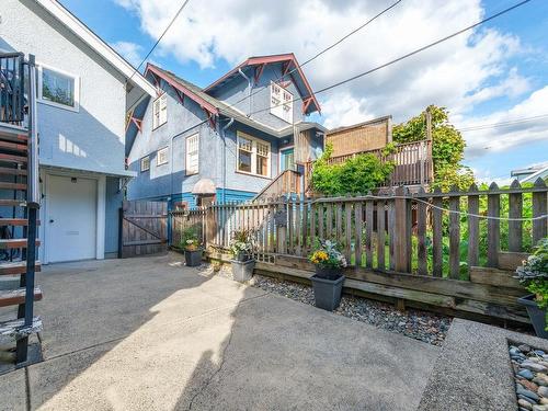 2528 Napier Street, Vancouver, BC 