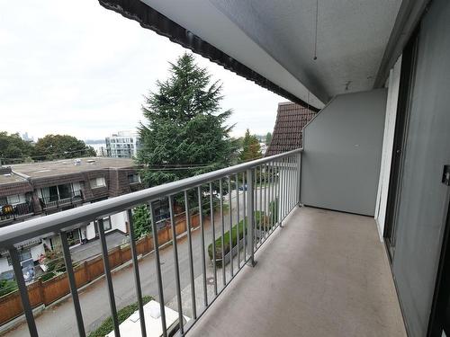 302 275 W 2Nd Street, North Vancouver, BC 