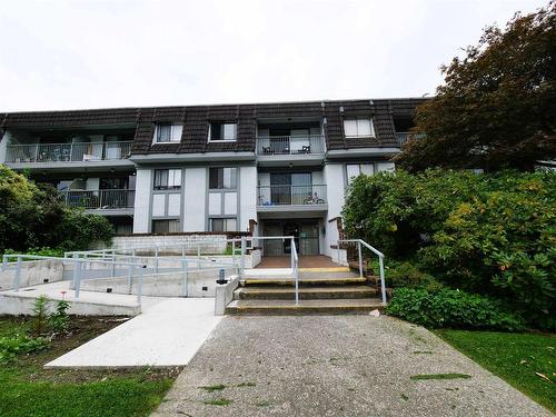 302 275 W 2Nd Street, North Vancouver, BC 