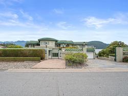 828 BEACHVIEW DRIVE  North Vancouver, BC V7G 1R1