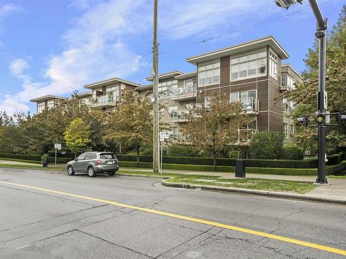 302 1033 St. Georges Avenue, North Vancouver, BC 