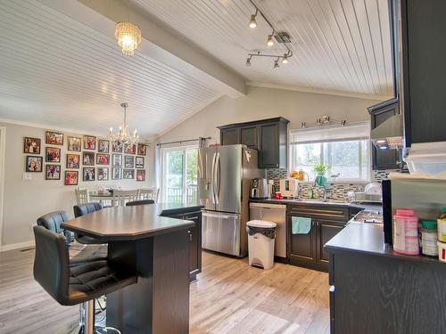 7717 Fawn Road, Halfmoon Bay, BC 