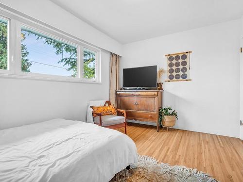 852 E 17Th Street, North Vancouver, BC 