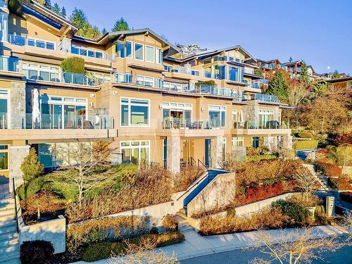 102 2575 Garden Court, West Vancouver, BC 