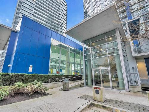 2208 131 Regiment Square, Vancouver, BC 