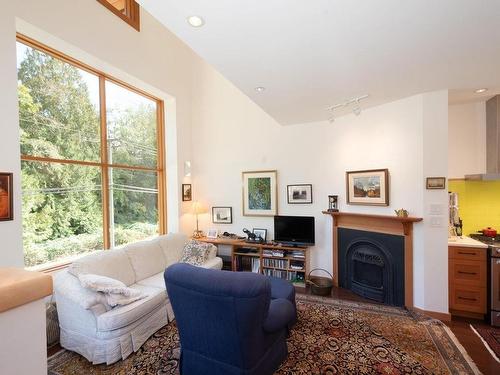 1092 Foxglove Lane, Bowen Island, BC 