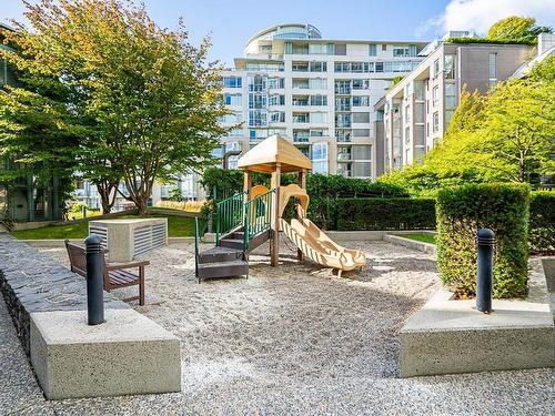 Th119 1288 Marinaside Crescent, Vancouver, BC 