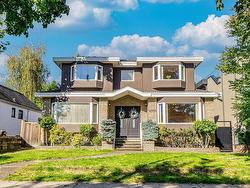 4255 W 15TH AVENUE  Vancouver, BC V6R 3A7